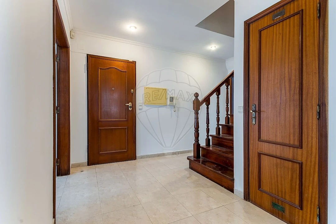 Apartamento T4 para Venda em Samouco Foto 3