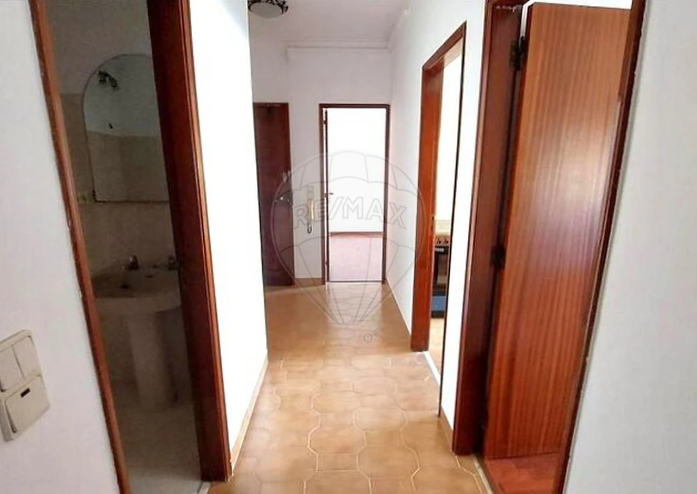 Apartamento T2 para Venda em Algueirão-Mem Martins Foto 3