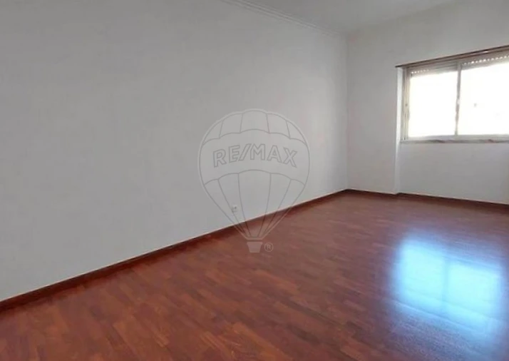 Apartamento T2 para Venda em Algueirão-Mem Martins Foto 8