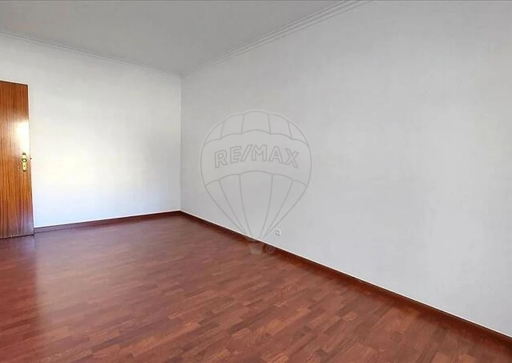 Apartamento T2 para Venda em Algueirão-Mem Martins Foto 7