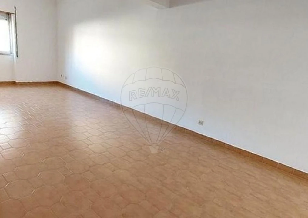 Apartamento T2 para Venda em Algueirão-Mem Martins Foto 6