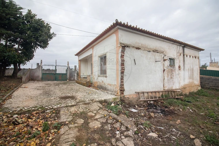 Moradia T1 para Venda em Carnota Foto 5