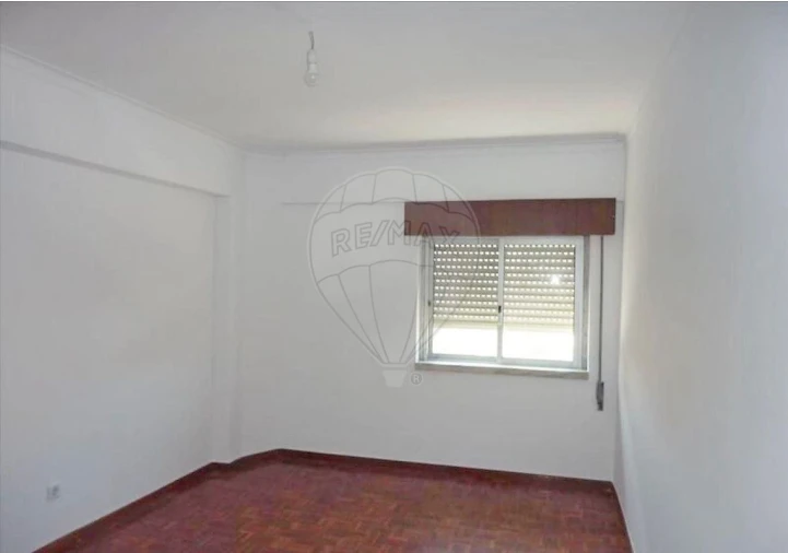 Apartamento T2 para Venda em Carregado e Cadafais Foto 12