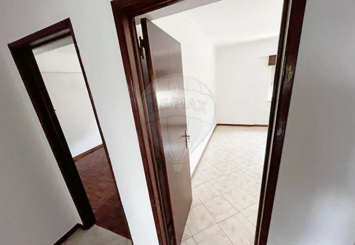 Apartamento T2 para Venda em Carregado e Cadafais Foto 2