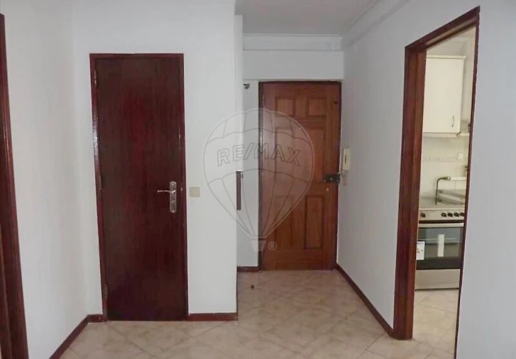 Apartamento T2 para Venda em Carregado e Cadafais Foto 4