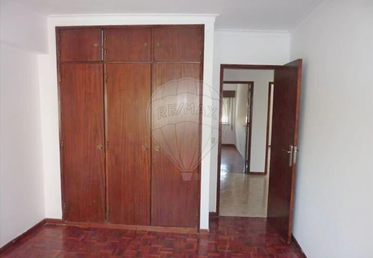 Apartamento T2 para Venda em Carregado e Cadafais Foto 14
