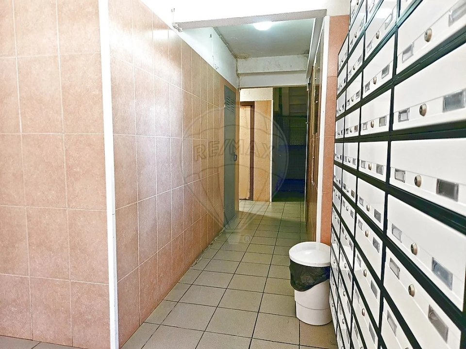 Apartamento T2 para Venda em Corroios Foto 15