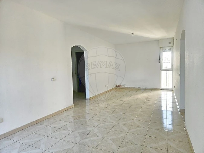 Apartamento T2 para Venda em Corroios Foto 8