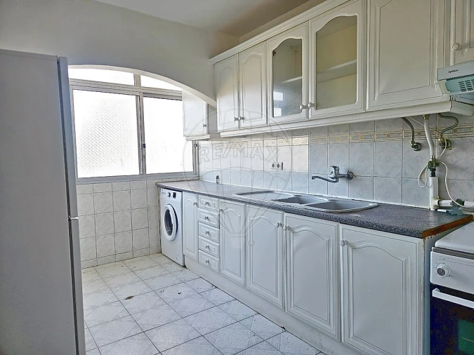 Apartamento T2 para Venda em Corroios Foto 3