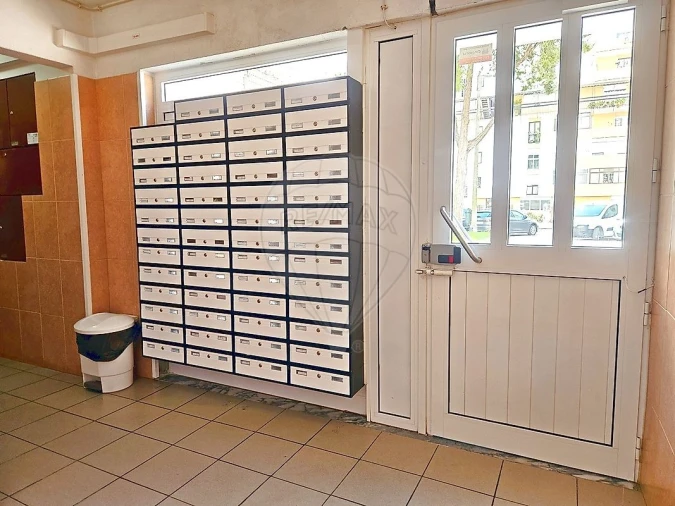 Apartamento T2 para Venda em Corroios Foto 16