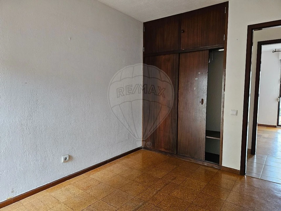 Apartamento T2 para Venda em Corroios Foto 9