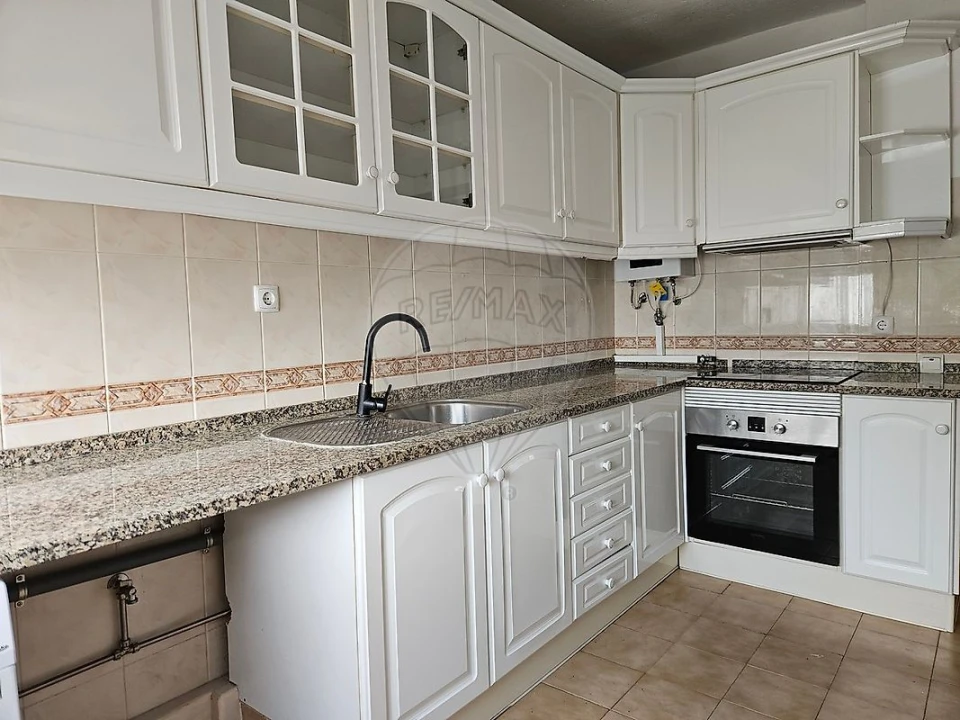 Apartamento T2 para Venda em Corroios Foto 1