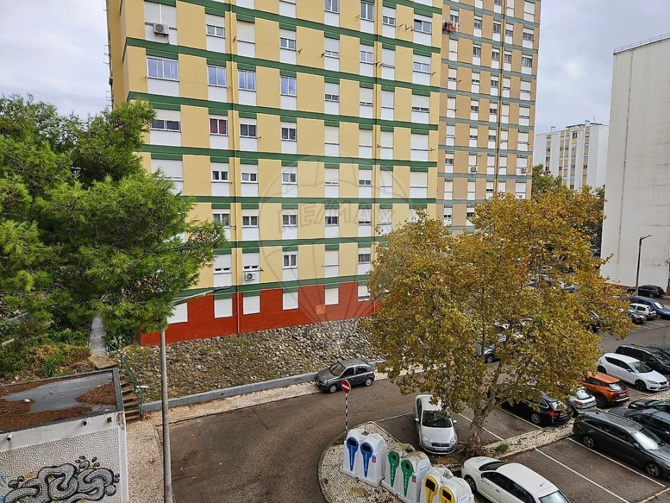 Apartamento T2 para Venda em Corroios Foto 12