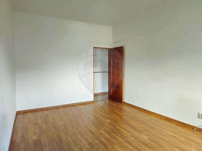 Apartamento T2 para Venda em Amora Foto 12