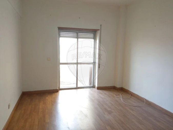 Apartamento T2 para Venda em Amora Foto 3