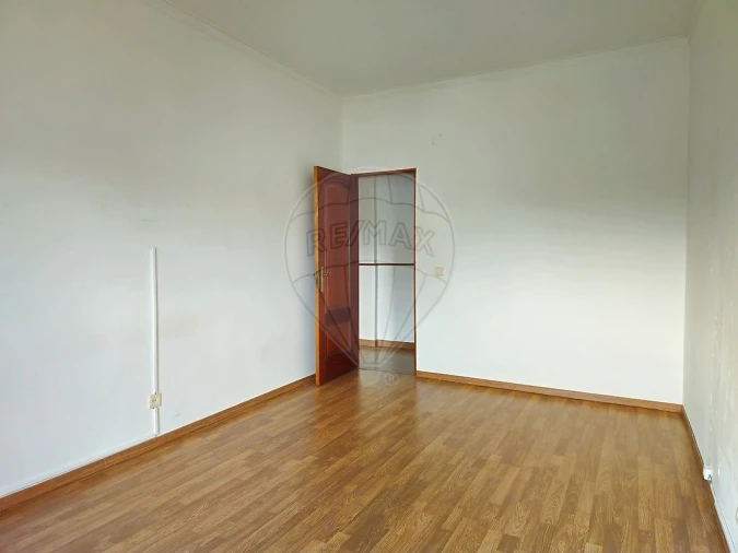 Apartamento T2 para Venda em Amora Foto 6