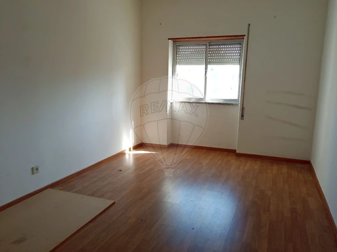 Apartamento T2 para Venda em Amora Foto 2