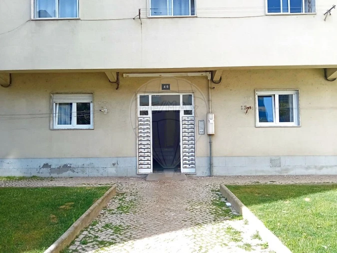 Apartamento T2 para Venda em Amora Foto 4
