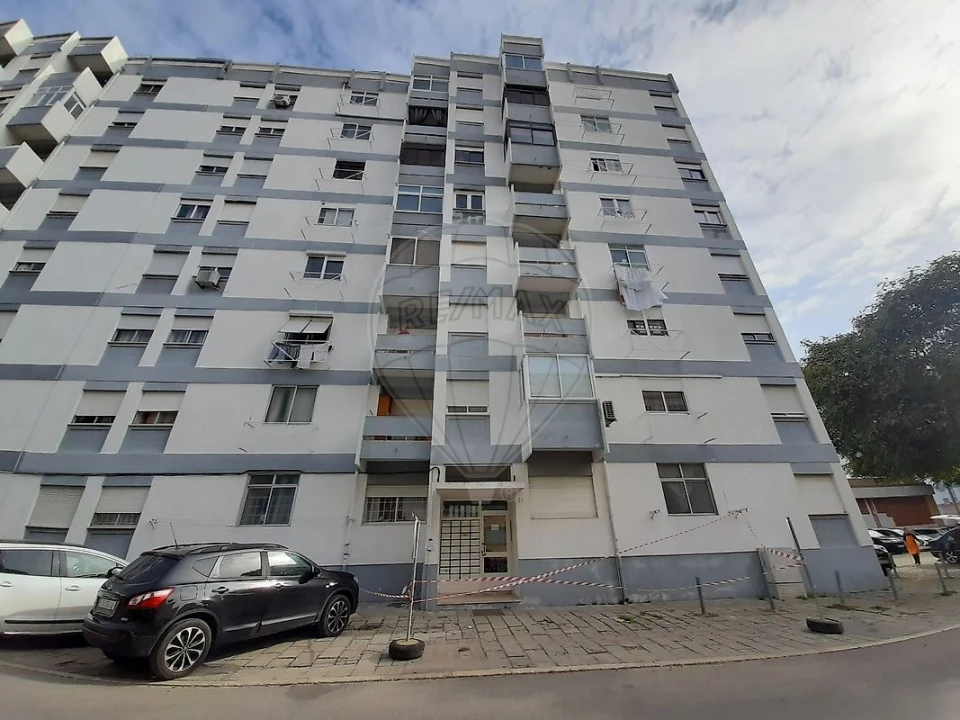 Apartamento T2 para Venda em Moita Foto 2