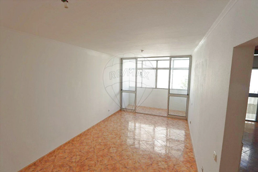 Apartamento T2 para Venda em Corroios Foto 3