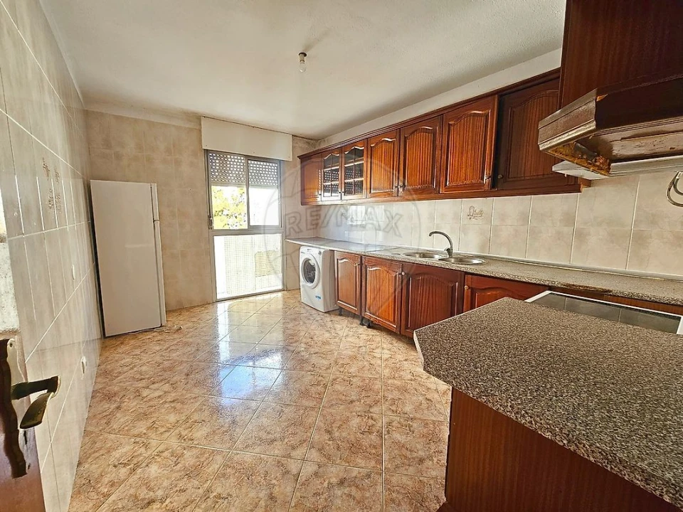 Apartamento T2 para Venda em Corroios Foto 2
