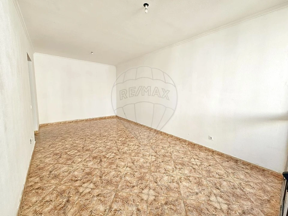 Apartamento T2 para Venda em Corroios Foto 7