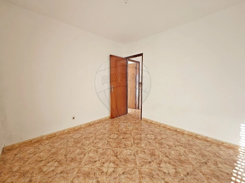 Apartamento T2 para Venda em Corroios Foto 15