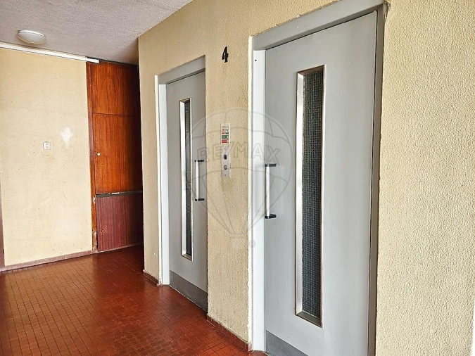 Apartamento T2 para Venda em Corroios Foto 20
