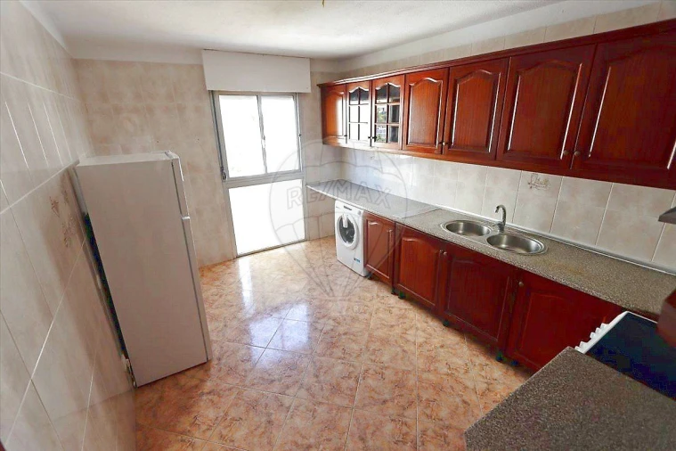 Apartamento T2 para Venda em Corroios Foto 5
