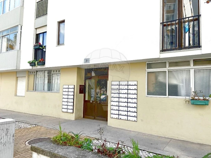 Apartamento T2 para Venda em Corroios Foto 1