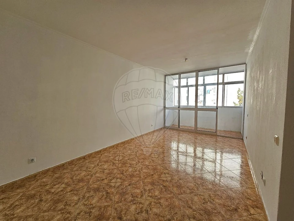 Apartamento T2 para Venda em Corroios Foto 6