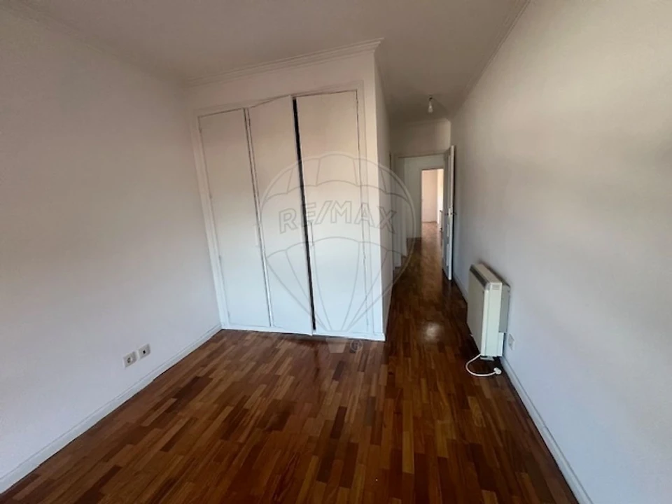 Apartamento T2 para Arrendamento em São Felix da Marinha Foto 9