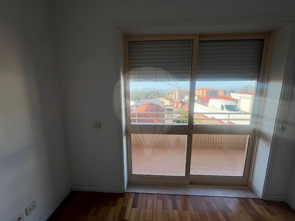 Apartamento T2 para Arrendamento em São Felix da Marinha Foto 7