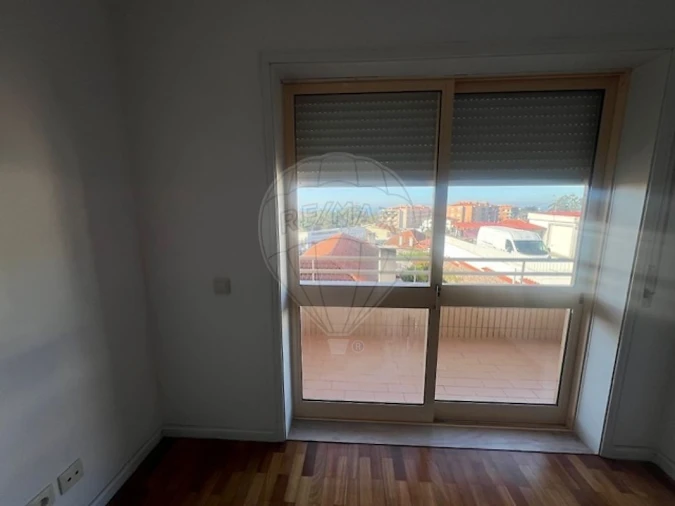 Apartamento T2 para Arrendamento em São Felix da Marinha Foto 7