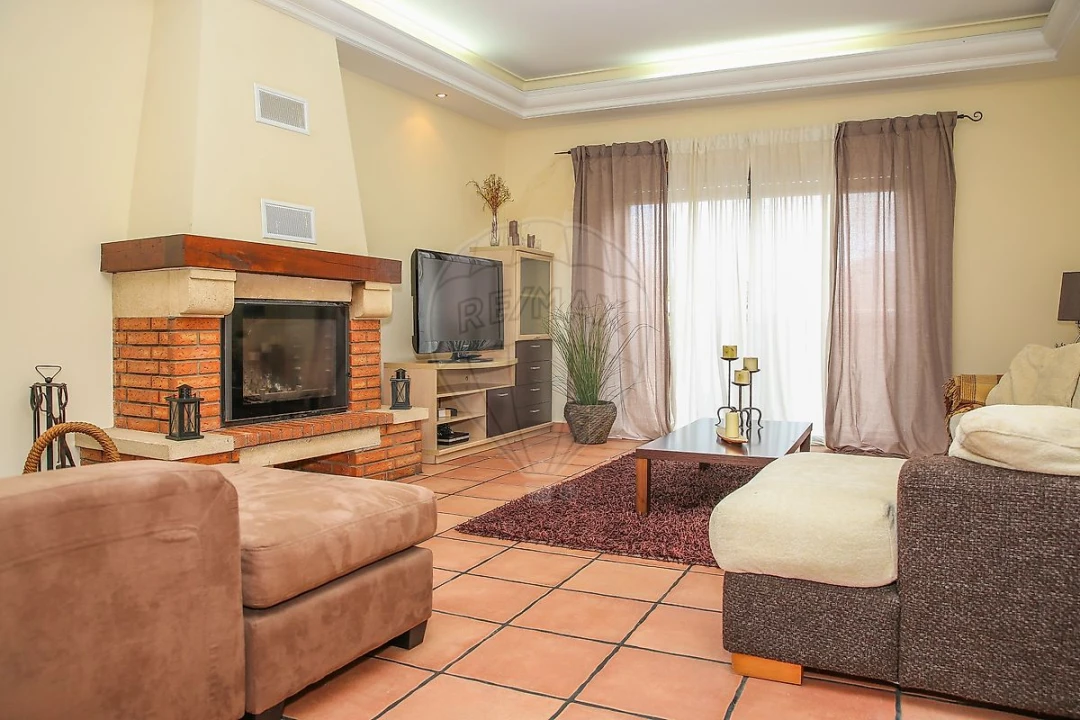 Moradia T3 para Venda em Aveiras de Cima Foto 1