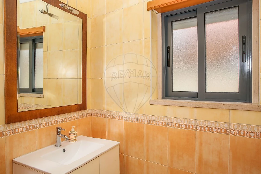 Moradia T3 para Venda em Aveiras de Cima Foto 6