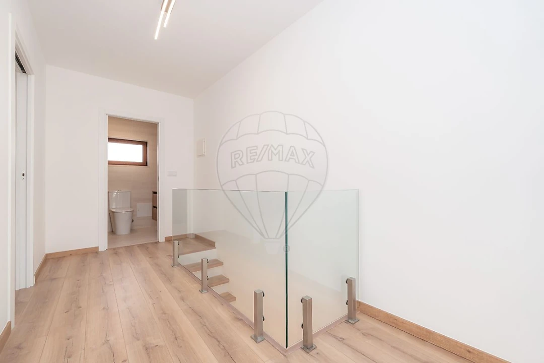 Moradia T3 para Venda em Vila Nova de Anços Foto 36