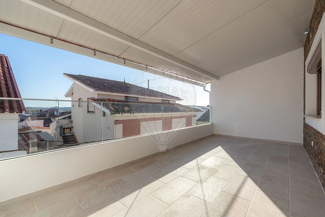 Moradia T3 para Venda em Vila Nova de Anços Foto 39
