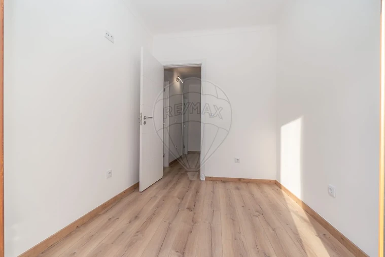 Moradia T3 para Venda em Vila Nova de Anços Foto 26