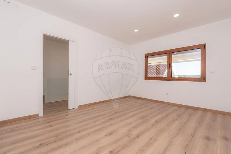 Moradia T3 para Venda em Vila Nova de Anços Foto 28