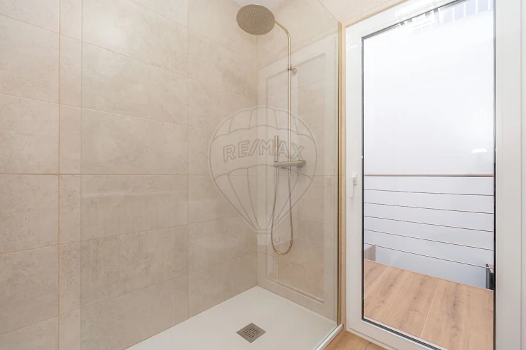 Moradia T3 para Venda em Vila Nova de Anços Foto 14