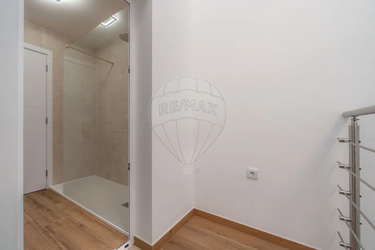 Moradia T3 para Venda em Vila Nova de Anços Foto 18