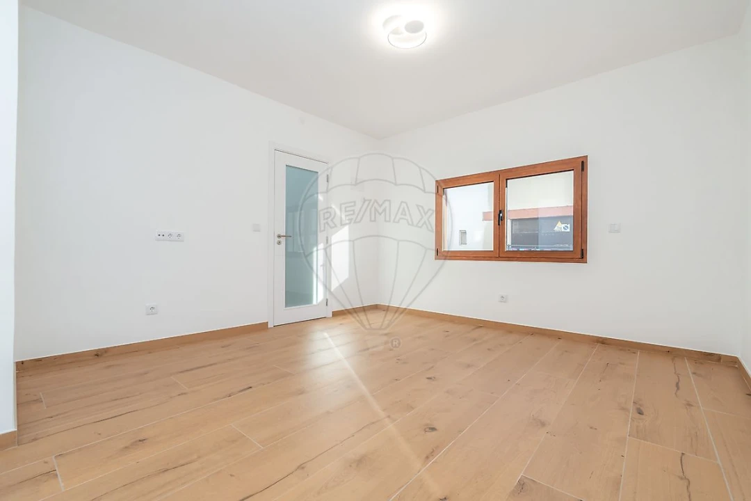 Moradia T3 para Venda em Vila Nova de Anços Foto 11