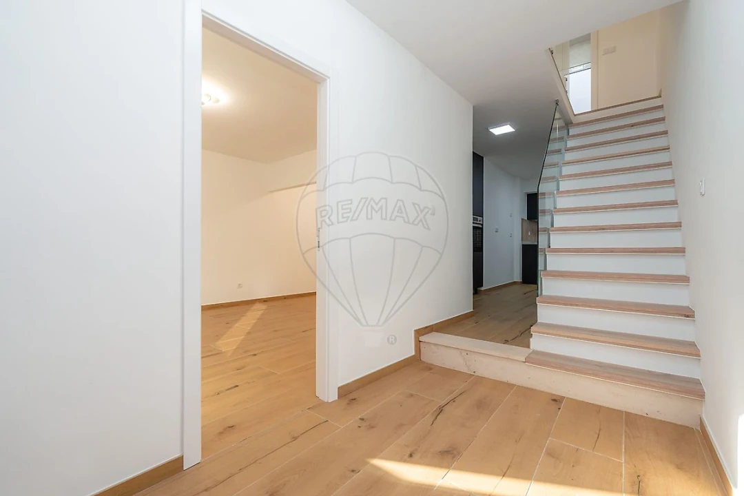 Moradia T3 para Venda em Vila Nova de Anços Foto 9