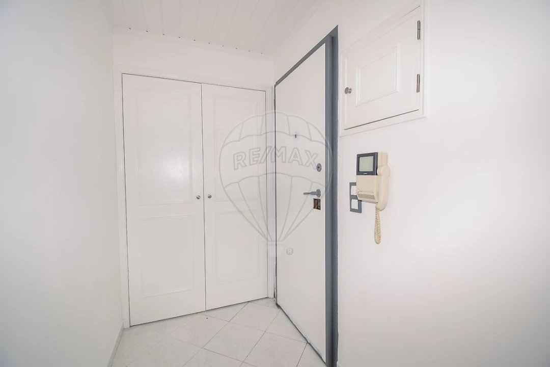 Apartamento T2 para Venda em Cacém e São Marcos Foto 4