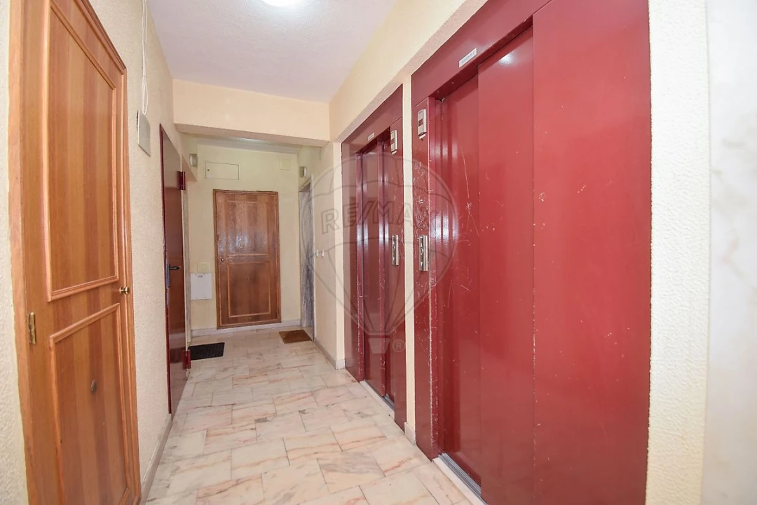 Apartamento T2 para Venda em Cacém e São Marcos Foto 15