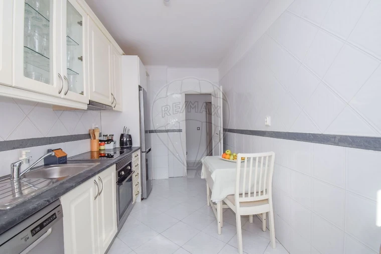 Apartamento T2 para Venda em Cacém e São Marcos Foto 9