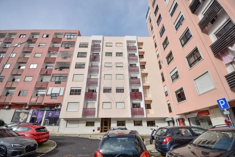 Apartamento T2 para Venda em Cacém e São Marcos Foto 18