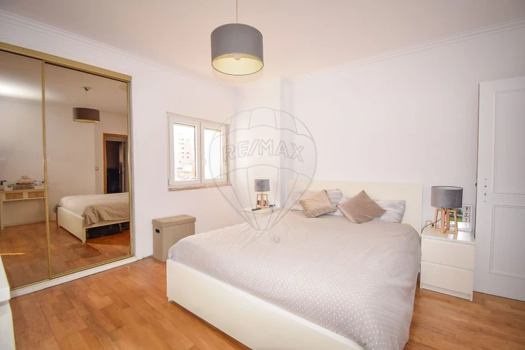 Apartamento T2 para Venda em Cacém e São Marcos Foto 12