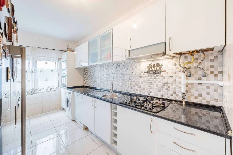 Apartamento T2 para Venda em Amora Foto 1